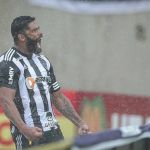 Hulk perde quase 6 kg em vitória do Atlético sobre o Tombense