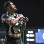 Hulk já é segundo artilheiro do Atlético em clássicos com o Cruzeiro neste século; veja números