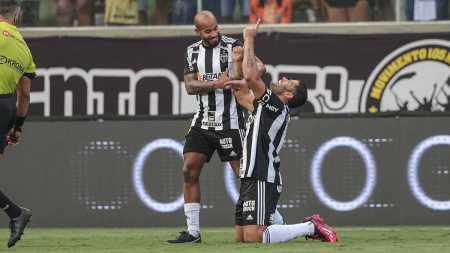 Hulk marcou o gol do jogo e da classificação do Atlético