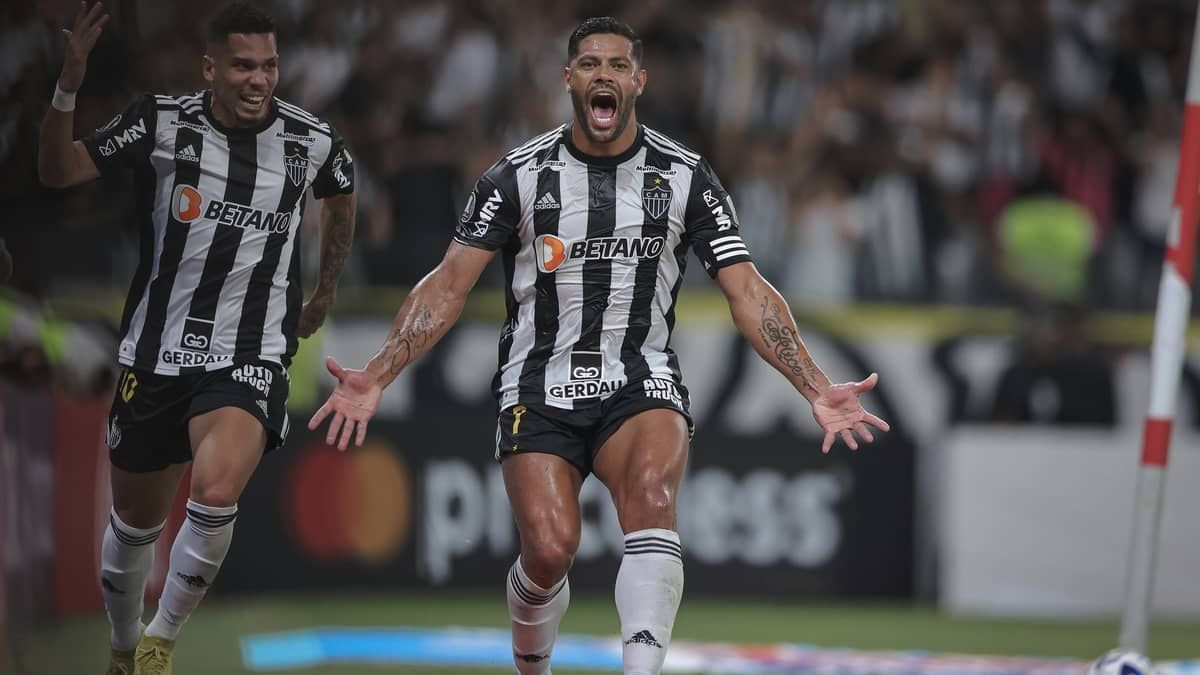 Hulk é terceiro jogador a marcar em três edições diferentes de Libertadores pelo Galo