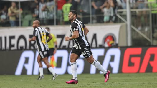 Hulk marcou para o Atlético na vitória sobre o Athletic, pela semifinal