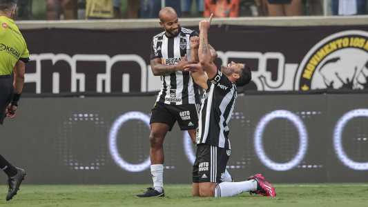 Hulk marcou para o Galo na vitória sobre o Athletic