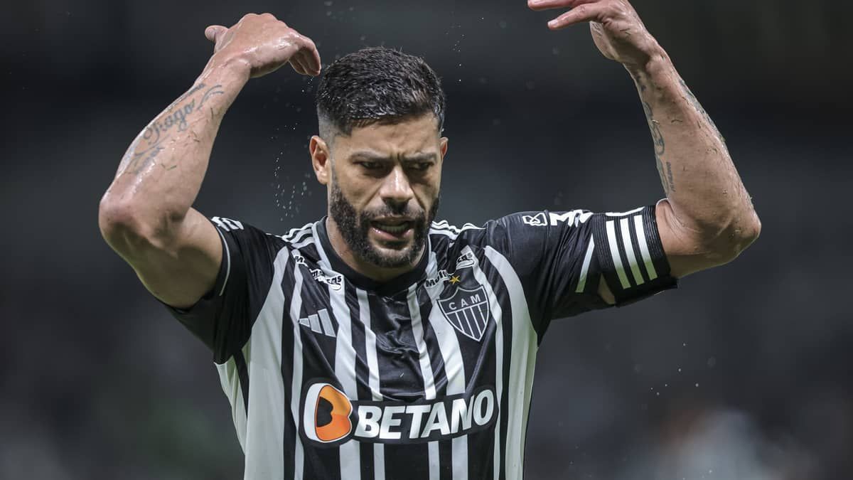 Atlético vai à CBF reclamar de erros da arbitragem e 'perseguição' a Hulk