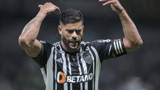 Hulk recebeu 17 cartões amarelos nesta temporada