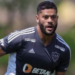 Hulk, do Atlético, entra na equipe de todos os tempos de gigante europeu