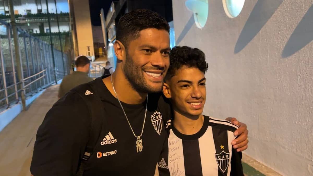 Atlético: Hulk proporciona encontro com garoto agredido em Valadares
