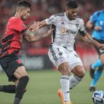 Hulk se revolta com arbitragem após pênalti marcado contra o Atlético
