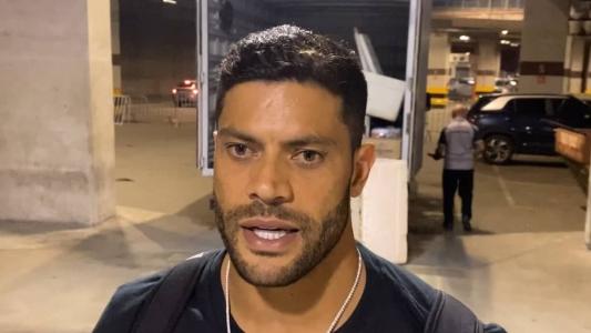 Hulk sentiu câimbras durante partida contra o Fortaleza