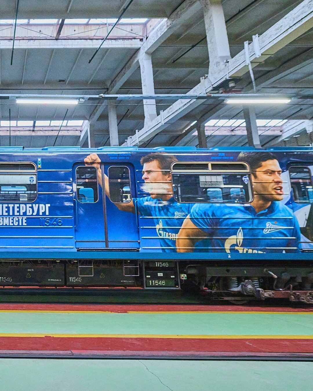 Imagem de Hulk, do Atlético, é estampada em metrô na Rússia; veja fotos