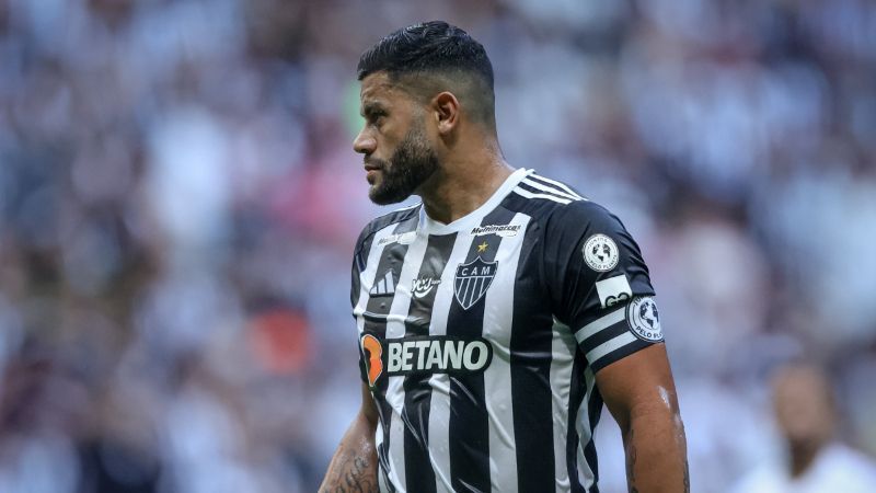 Atlético confirma lesão do atacante Hulk