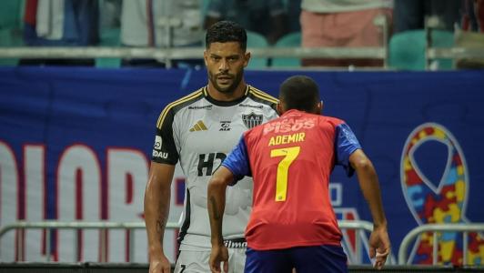 Hulk e Ademir em Bahia 2 x 1 Atlético, pelo Brasileirão de 2025
