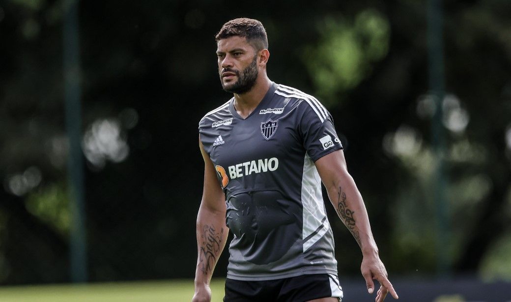 Hulk volta a treinar no Atlético e vira opção para duelo com o Democrata