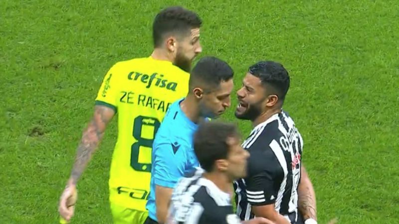 Atlético x Palmeiras: o que árbitro relatou na súmula sobre expulsão de Hulk