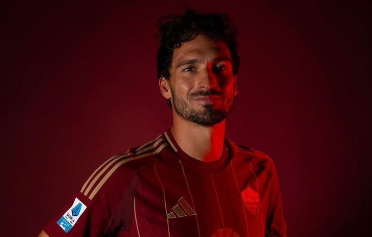 Roma oficializa contratação de zagueiro campeão da Copa do Mundo