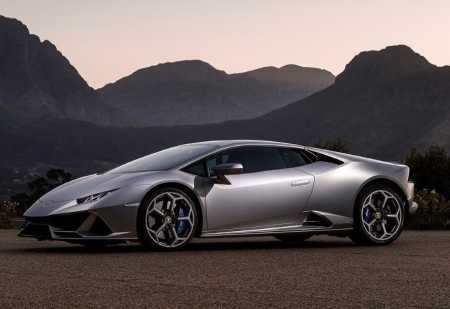 Lamborghini Huracán EVO 2022, super carro da marca italiana