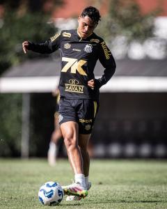Hyan, volante do Santos