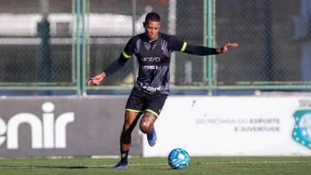 Hygor Cléber deixa o Ceará para jogar no Criciúma