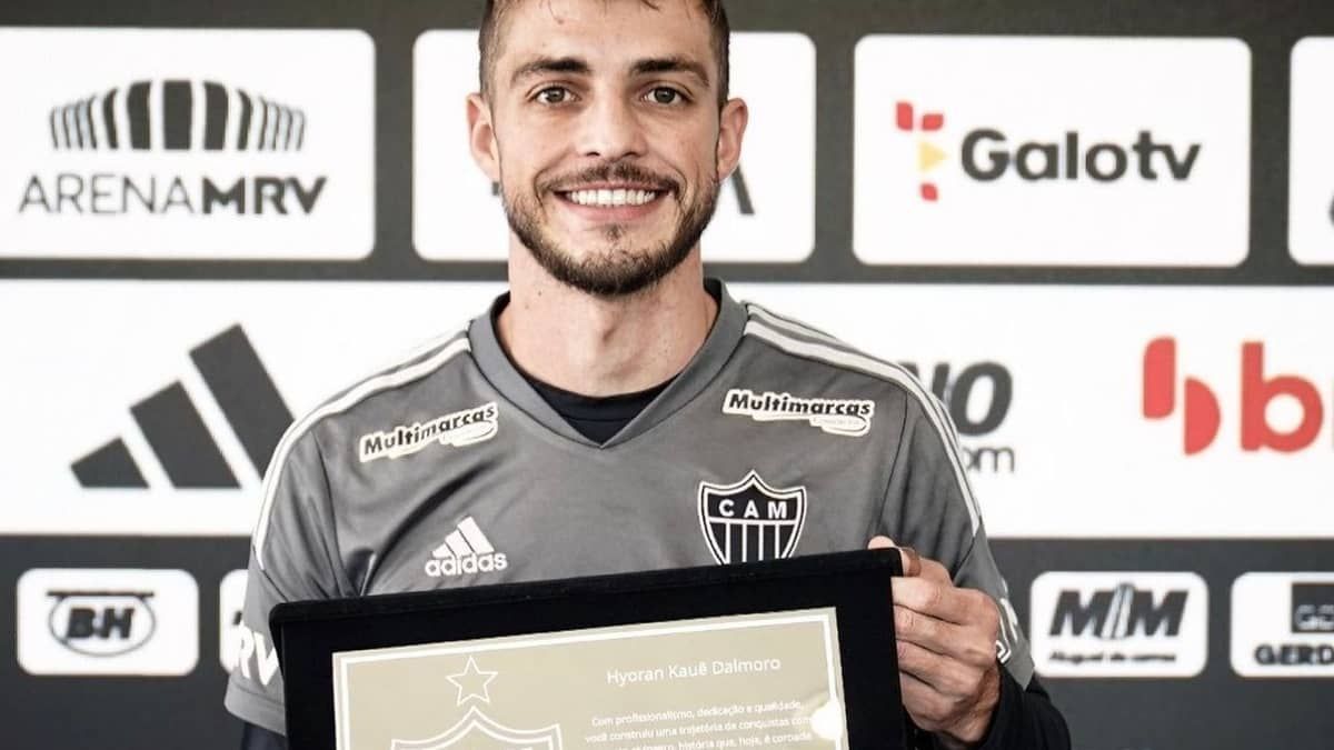 Hyoran recebe homenagem do Atlético por marca alcançada