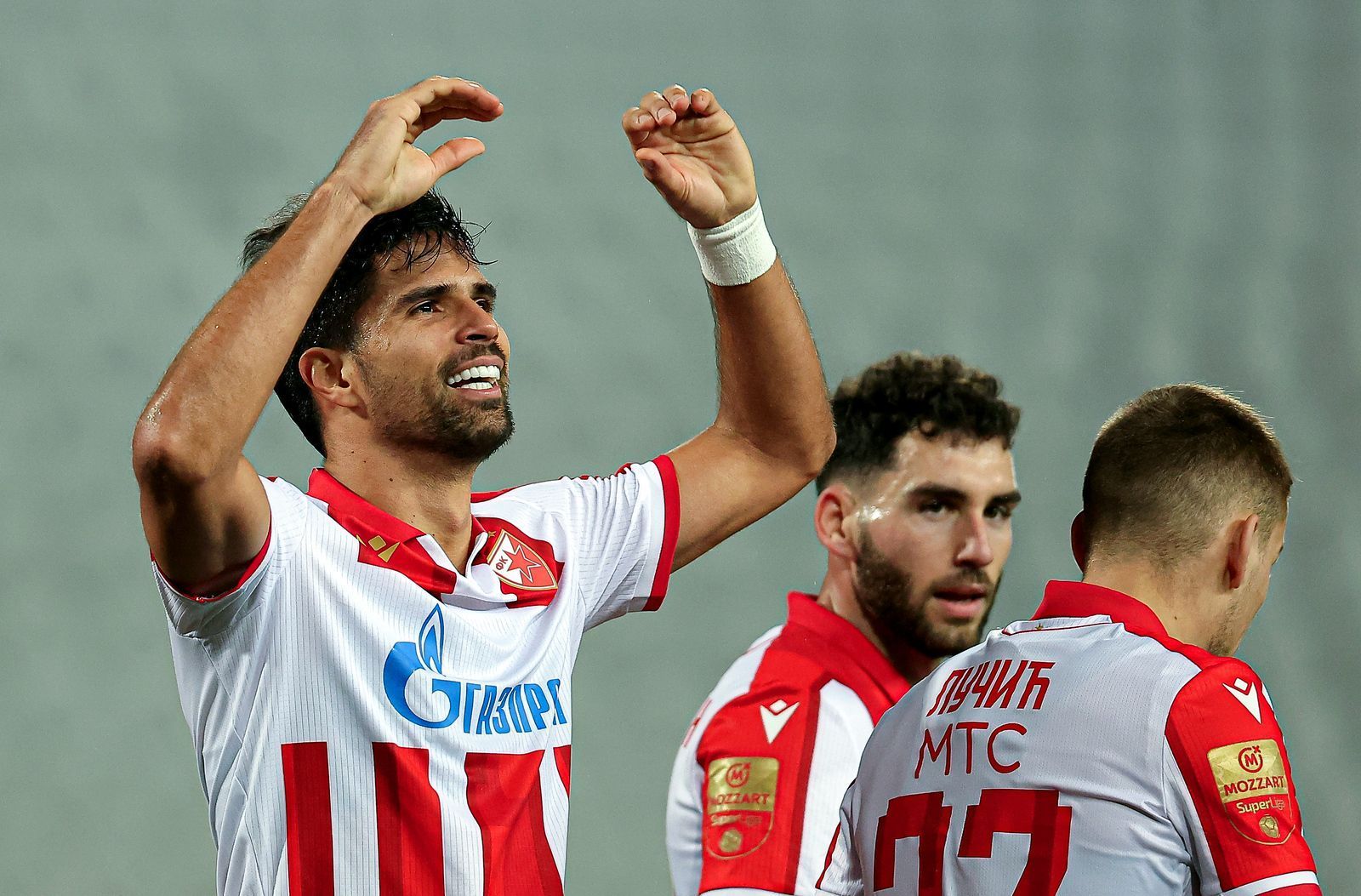 ‘Cria’ do Atlético, zagueiro marca pelo segundo jogo seguido e se destaca na Europa