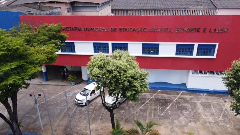 Pais reclamam da ausência de professor de apoio para alunos nas salas de aula em Timóteo