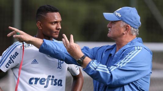 Luan Cândido recebe orientações de Felipão, nos tempos de Palmeiras