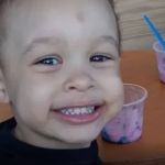 Casa do pai do menino Ian, morto em BH, é alvo da Polícia Civil; casal é acusado de omissão de socorro 