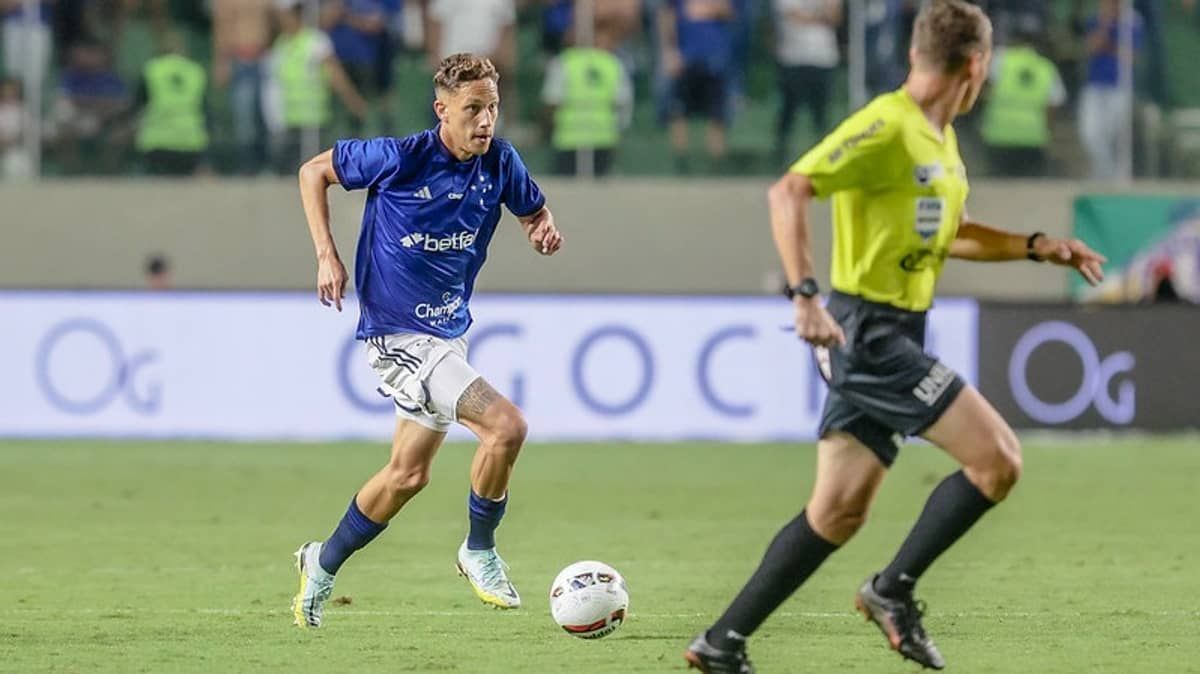 Neto Moura rasga elogios a Ian Luccas, promessa do Cruzeiro: 'tem muita personalidade'
