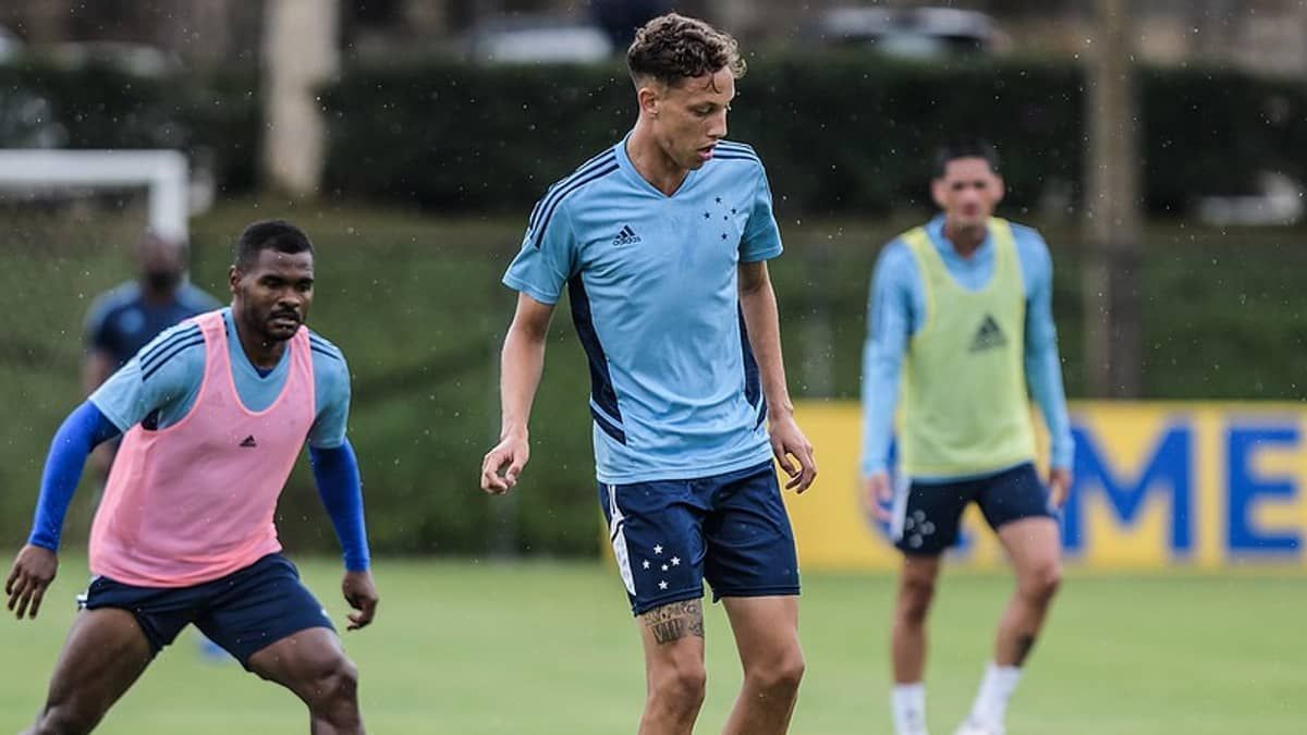 Cruzeiro: meia Ian Luccas é aposta de Paulo Pezzolano para estreia no Mineiro