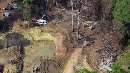 Ibama combate exploração ilegal de ouro na Terra Indígena Kayapó, no estado do Pará
