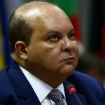 Advogado de Ibaneis Rocha diz que ele entregará celular à Polícia Federal