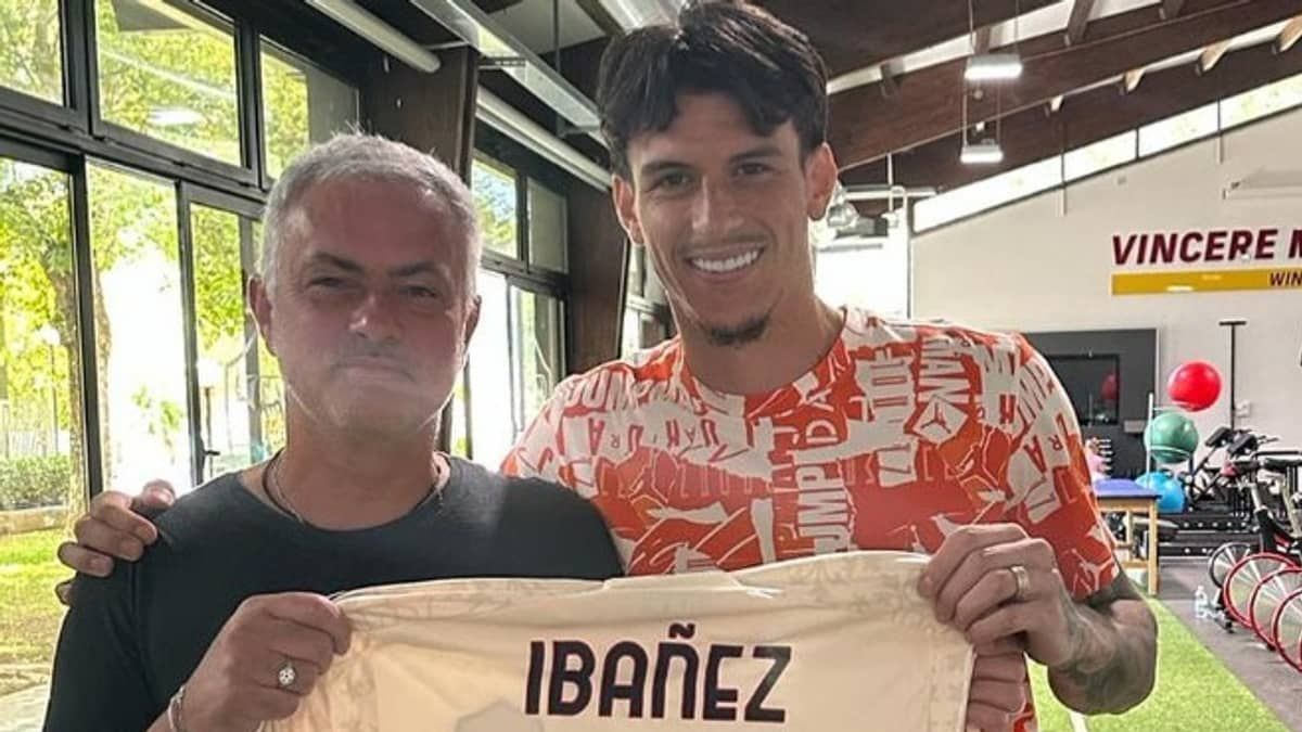 Mourinho anuncia saída de brasileiro da Roma para clube saudita