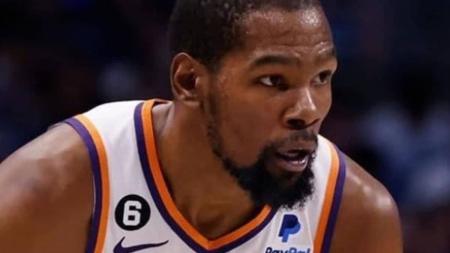 Kevin Durant, do Suns, é um dos atletas que defende a liberação