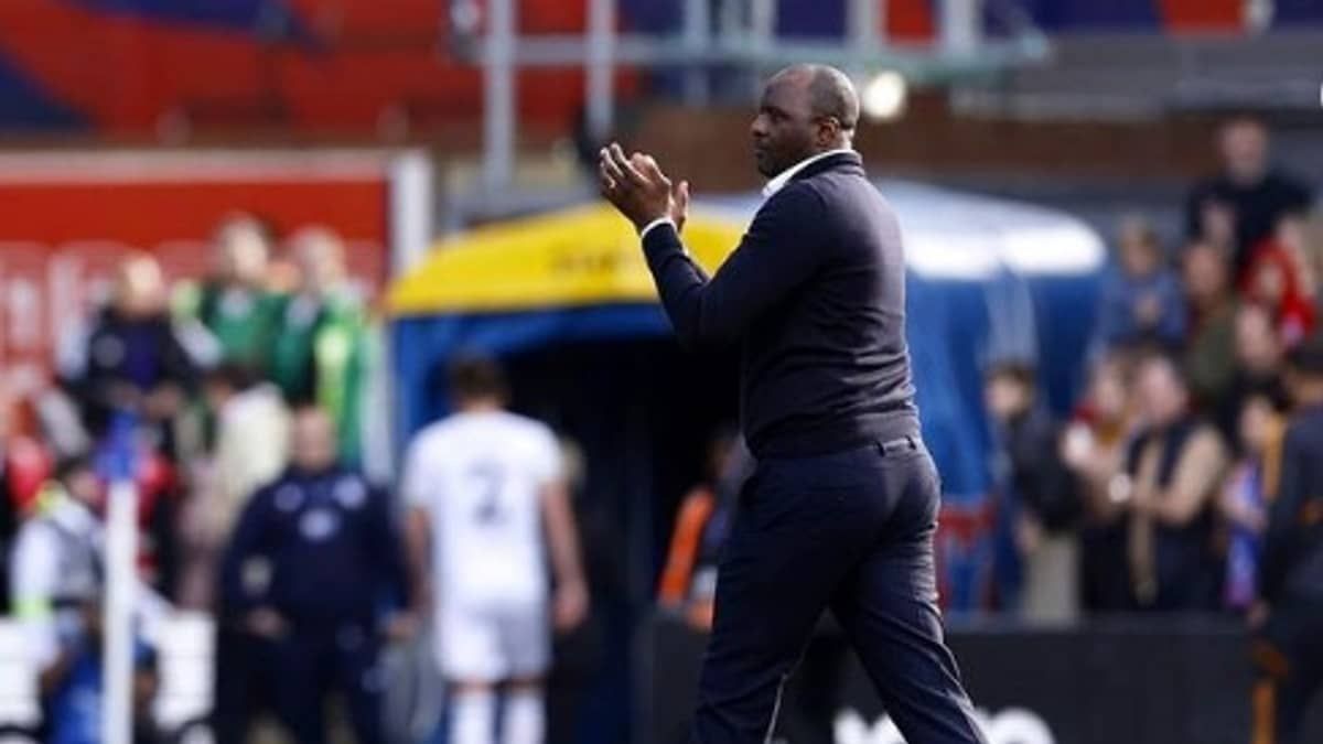 Crystal Palace demite técnico Patrick Vieira 