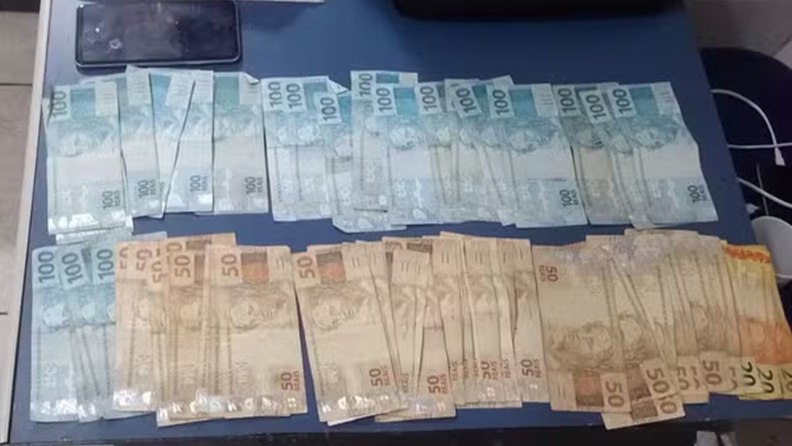 Policial de folga persegue mulher e recupera bolsa com R$ 4,5 mil furtada em MG