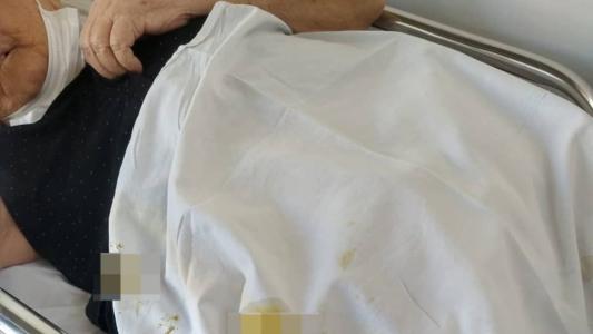 Idosa teria recebido alta com líquido escorrendo pelo corpo, que depois se agravou e ela foi transferida para o CTI