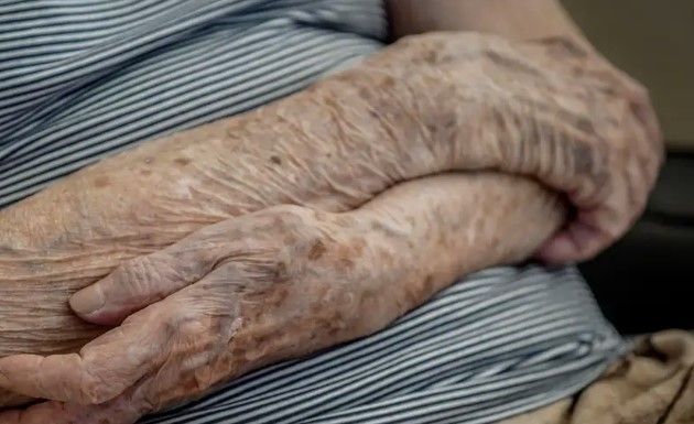 Homem com 54 registros criminais é preso após agredir a mãe de 71 anos em Montes Claros