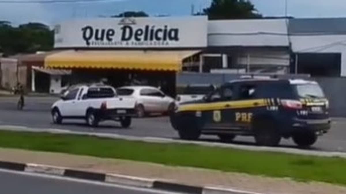 Vídeo: idoso sem mão dá 'olé' na polícia em fuga estilo 'Velozes e Furiosos' 