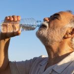 Altas temperaturas: especialista alerta para cuidados redobrados com os idosos durante o calor excessivo
