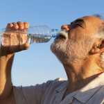 Altas temperaturas: especialista alerta para cuidados redobrados com os idosos durante o calor excessivo