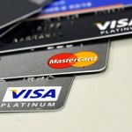 Polícia prende ‘sugar daddy’ que agrediu adolescente após gastos no cartão