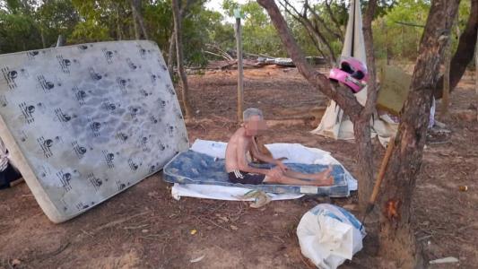 Idoso foi retirado à força da própria casa