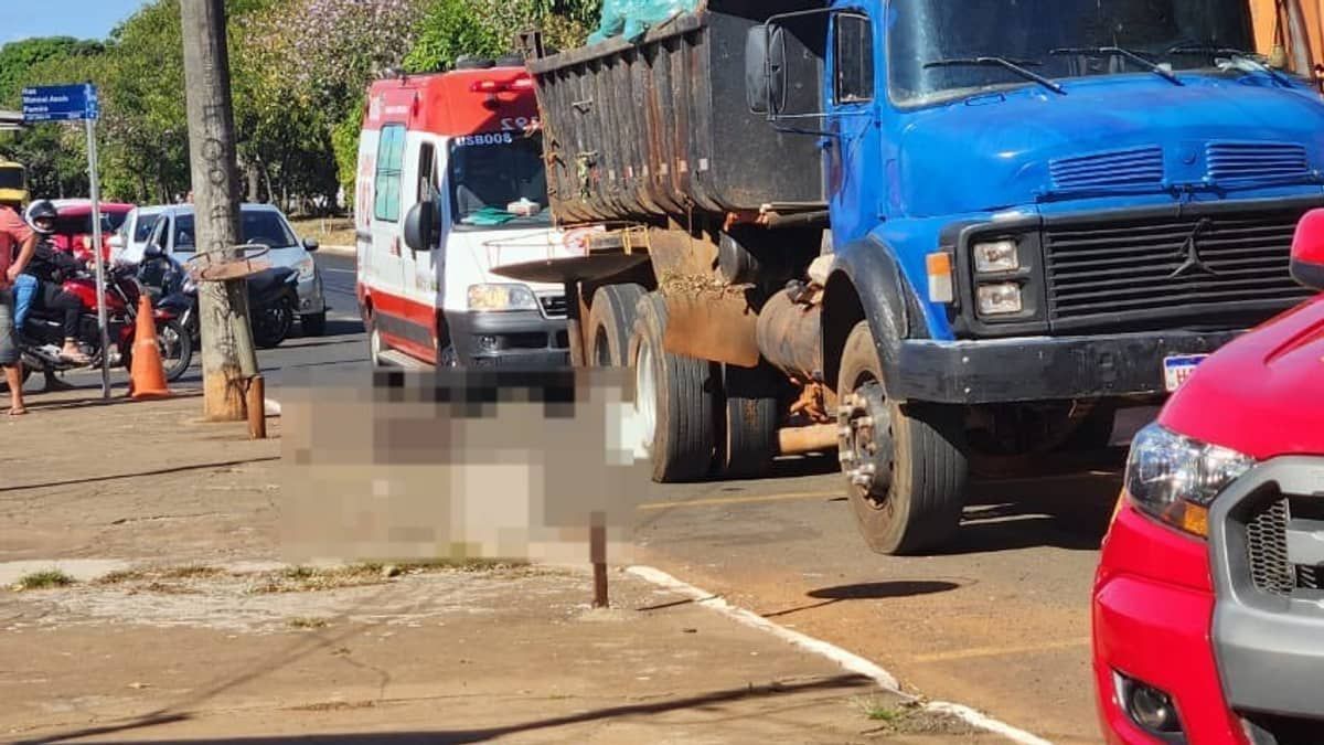 Idoso morre após ser esmagado por caminhão de lixo no interior de Minas