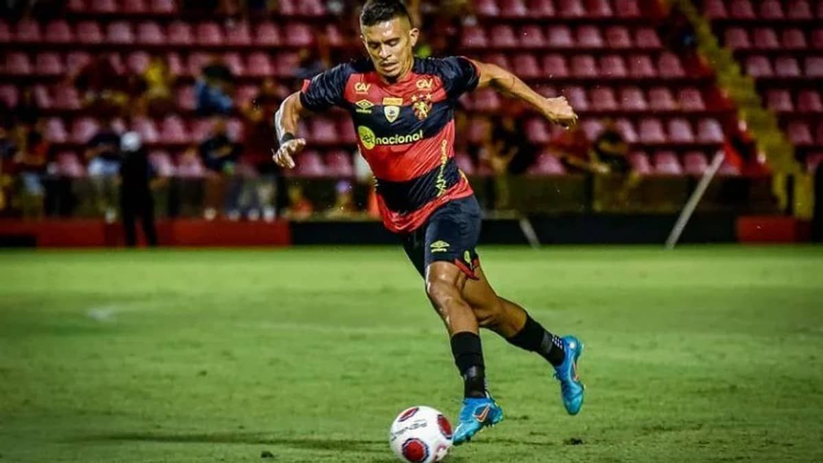 Igor Cariús se junta à delegação do Sport em São Paulo e vai para jogo com o Londrina