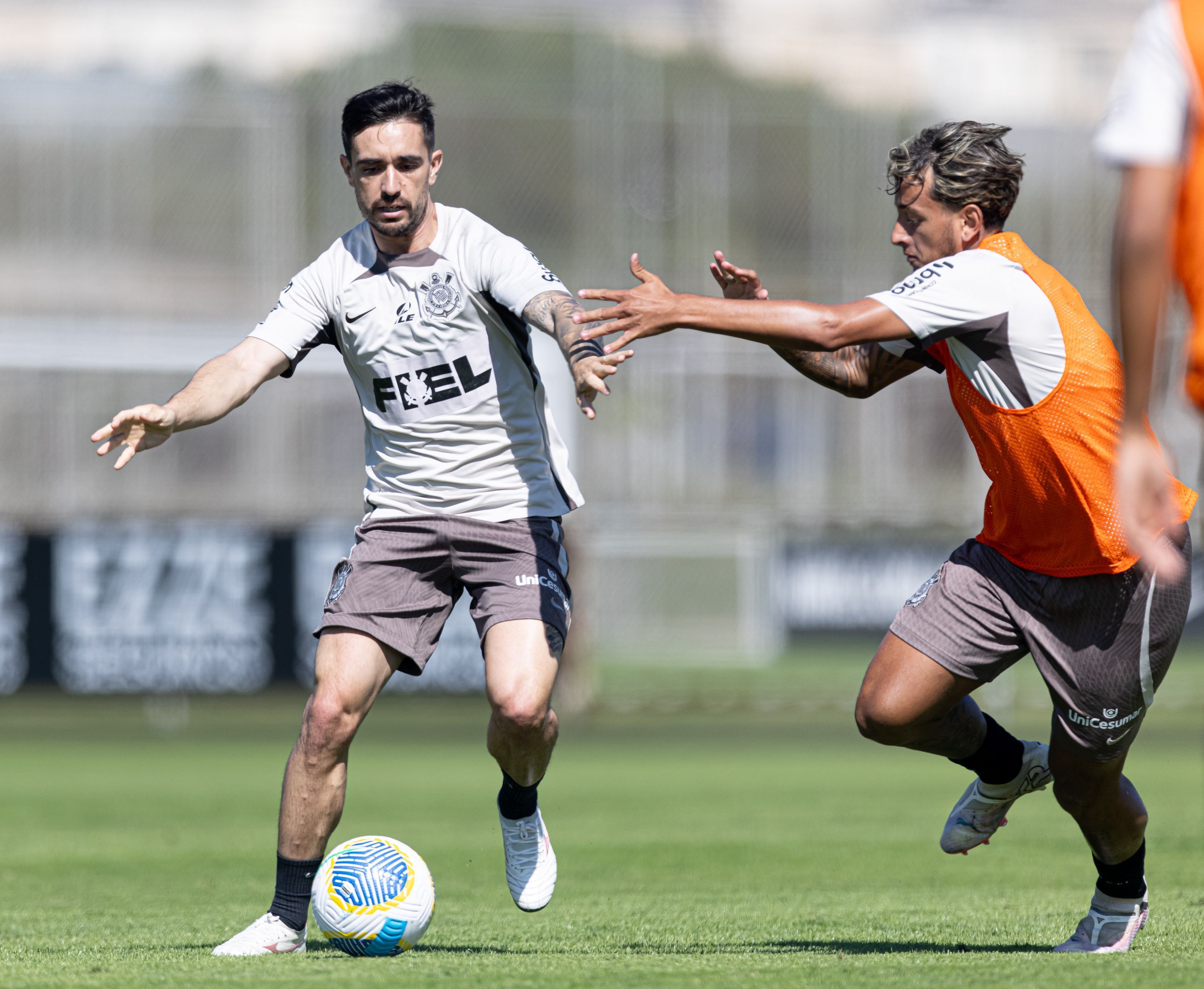 Meio-campista treina normalmente e vira opção no Corinthians para jogo contra Grêmio