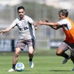 Meio-campista treina normalmente e vira opção no Corinthians para jogo contra Grêmio