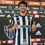 Igor Gomes é apresentado no Atlético; veja fotos