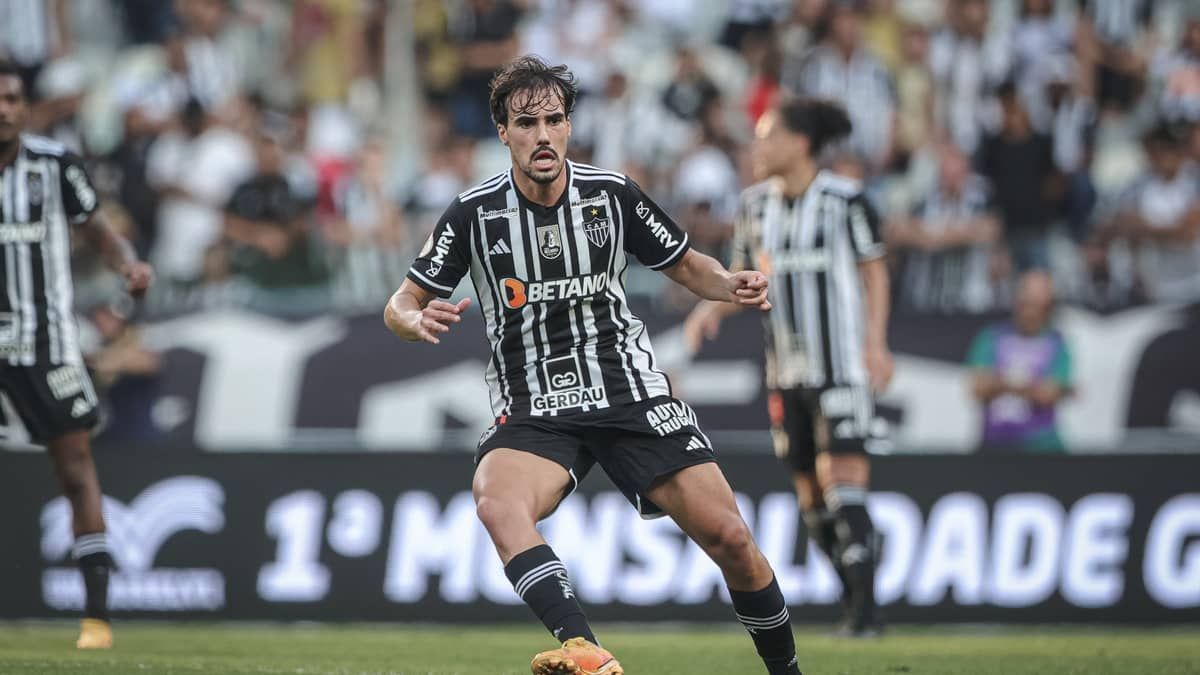Dupla do Atlético é recebida com vaias de são-paulinos no Morumbi