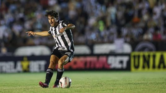 Igor Gomes foi titular do Atlético na vitória sobre o Ipatinga