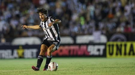 Igor Gomes foi titular do Atlético na vitória sobre o Ipatinga