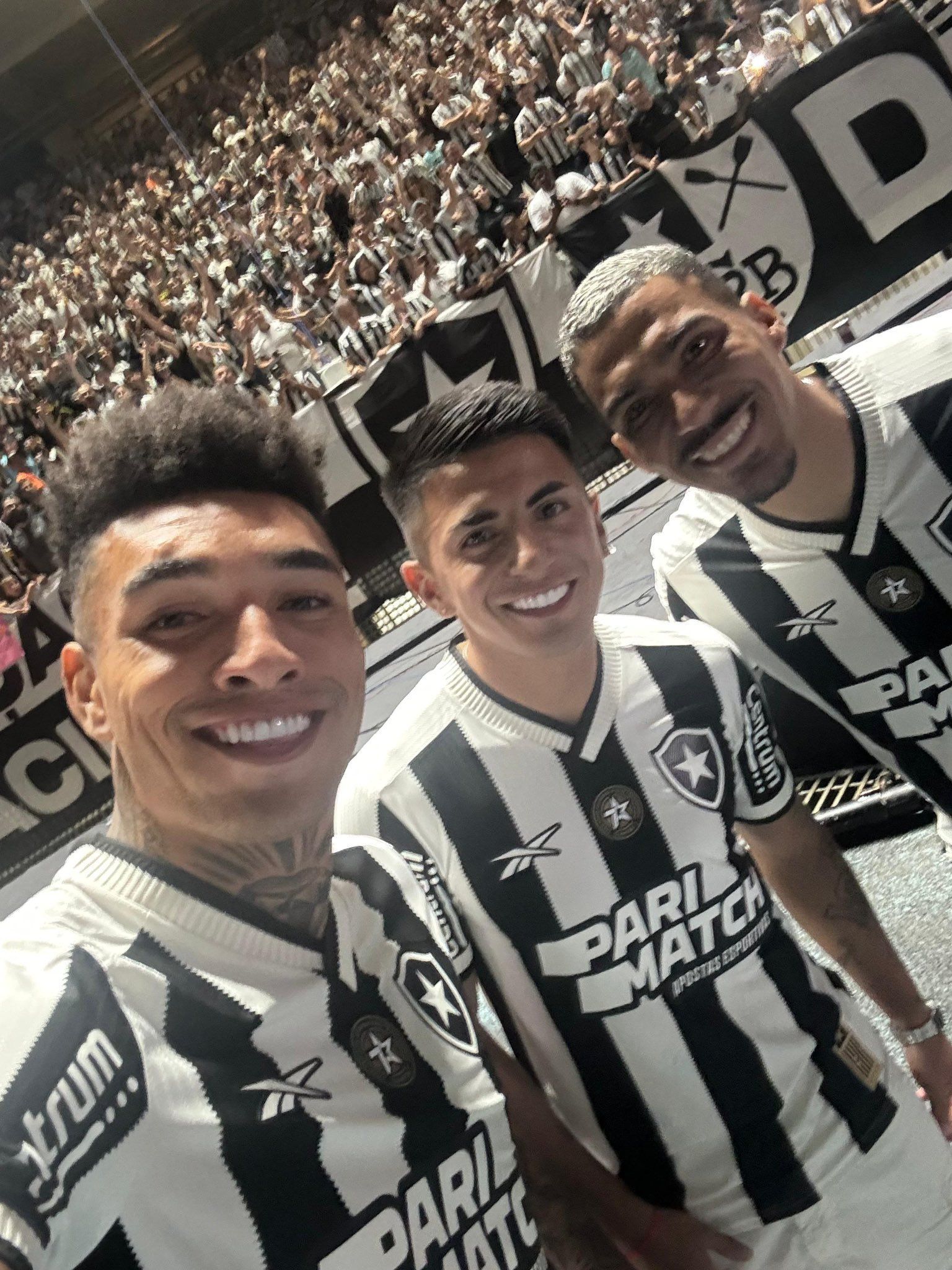 Botafogo apresenta reforços à torcida antes de jogo contra o Atlético
